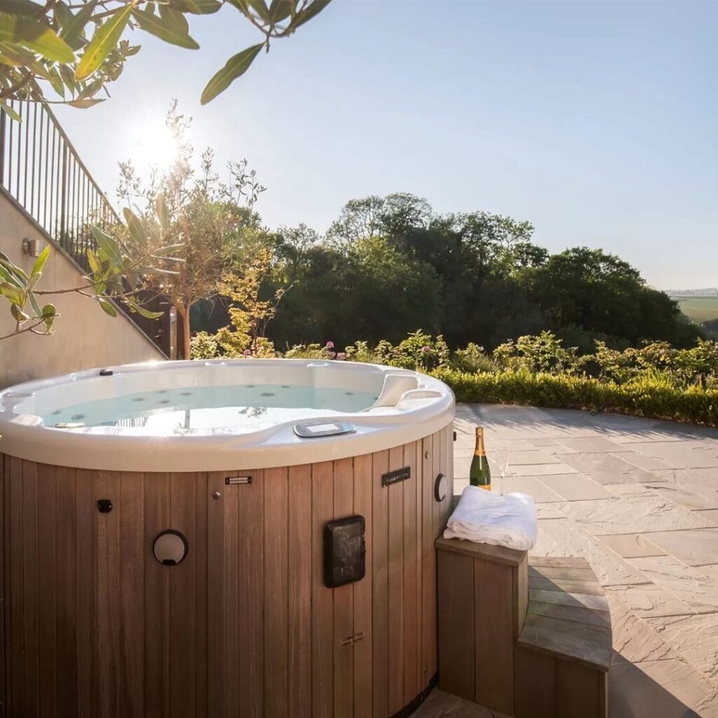 Holiday cottages with hot tubs Devon